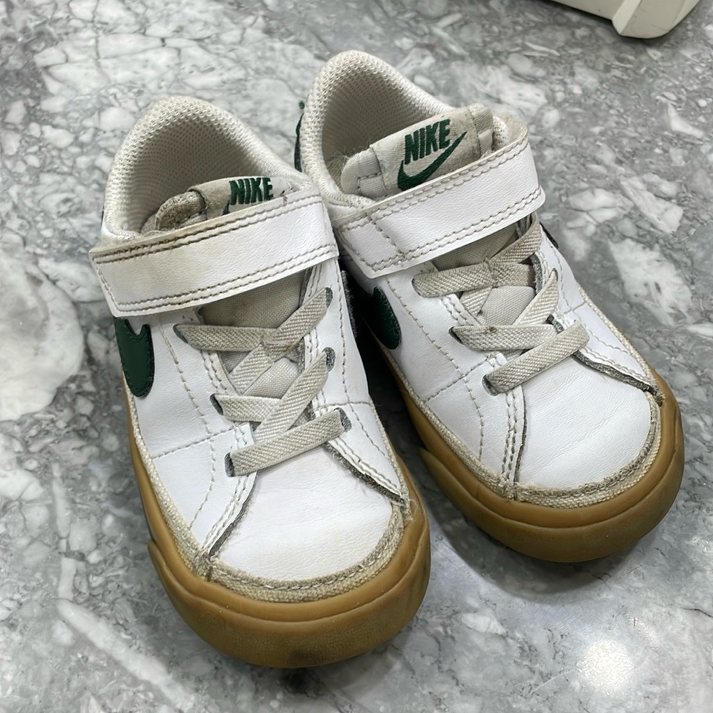 Nike toddler shoes size 7